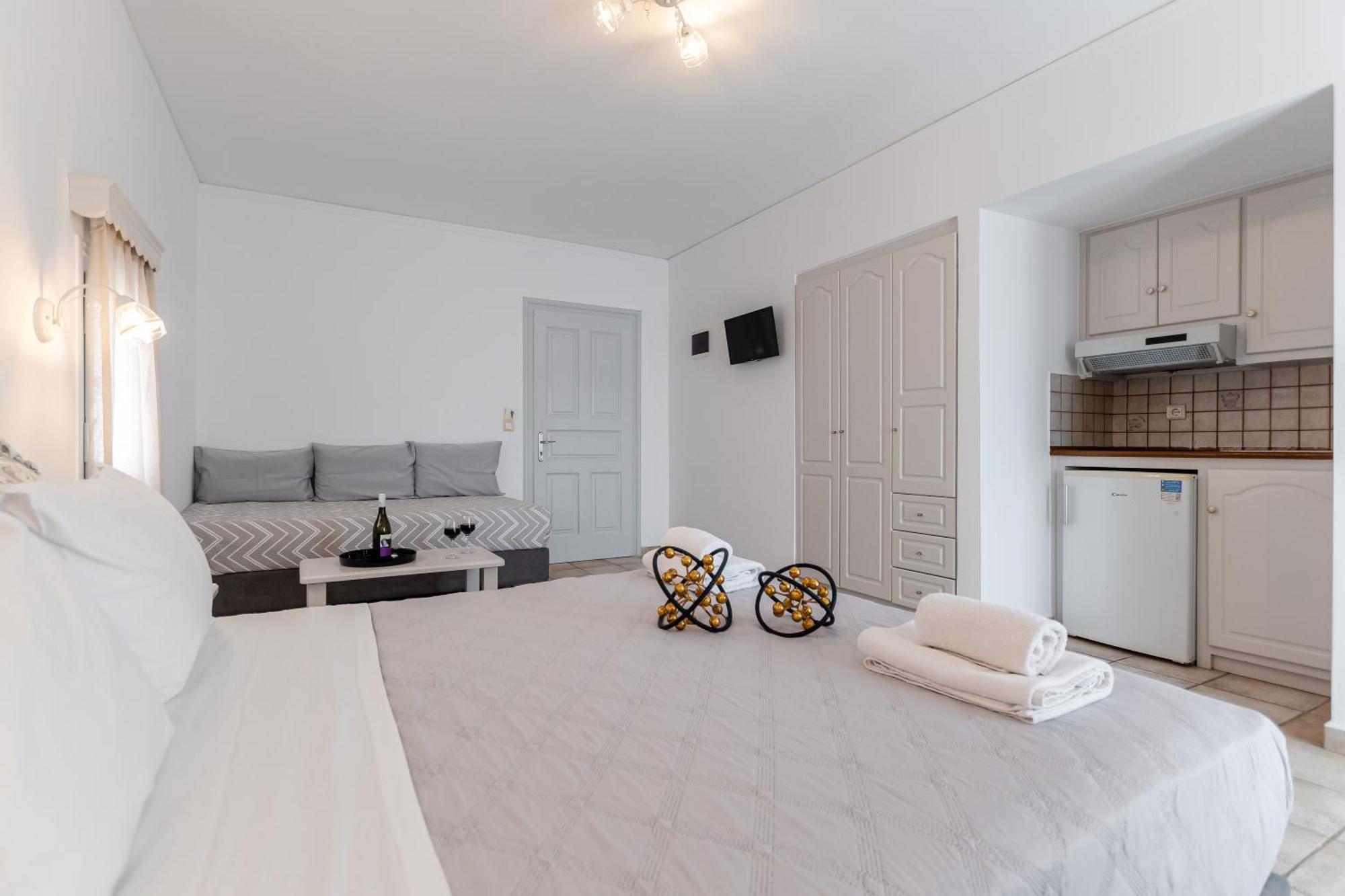 Golden Bay Aparthotel อาโยส โพรโกปิออส ภายนอก รูปภาพ